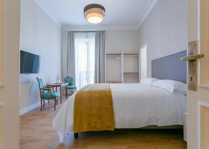 Elegance And Style Near St Peter's Apartament *